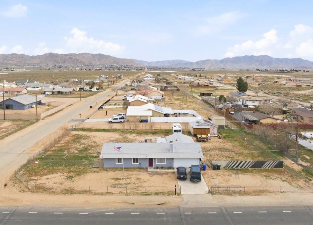 16485 Dale Evans, Apple Valley CA 92307 — single-story home on a fenced corner lot with bonus room potential